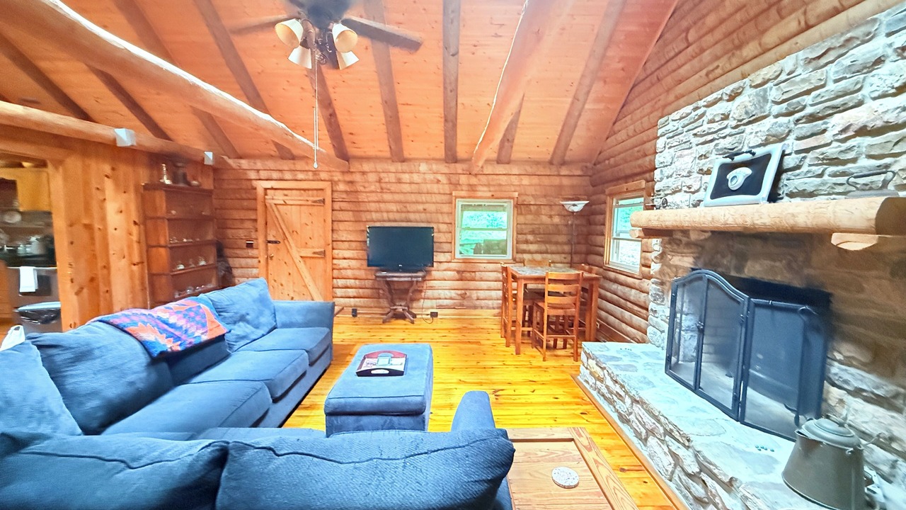 Photo of Livingroom in Craig Creek