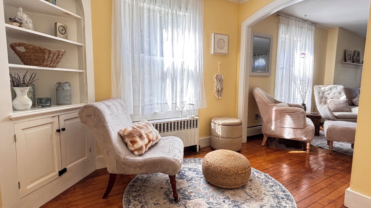 Photo of Livingroom in Milford