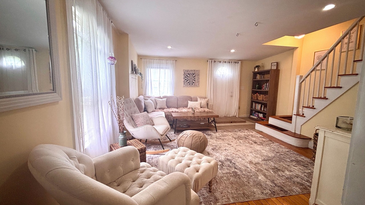 Photo of Livingroom in Milford