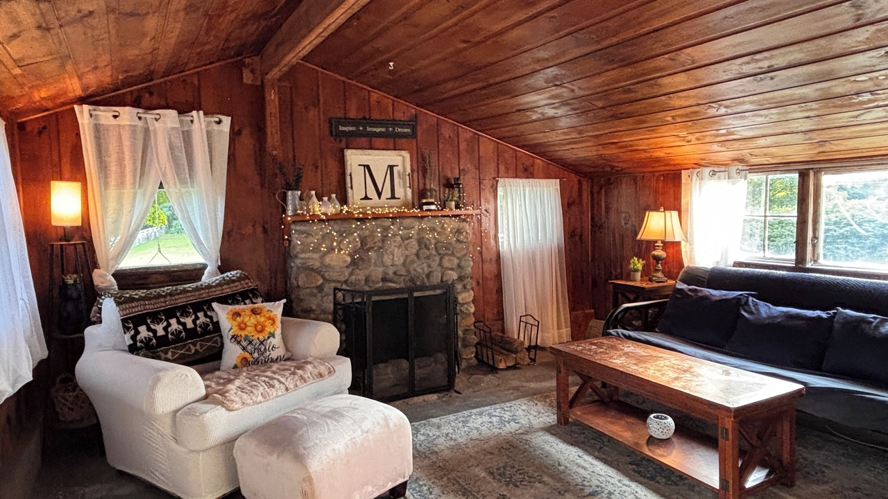 Photo of Livingroom in Milford