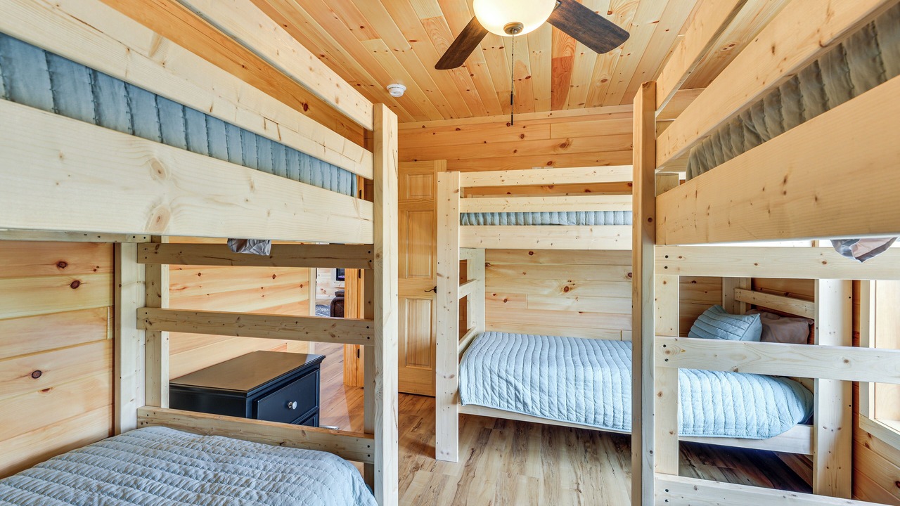 Photo of Bedroom in Frontenac