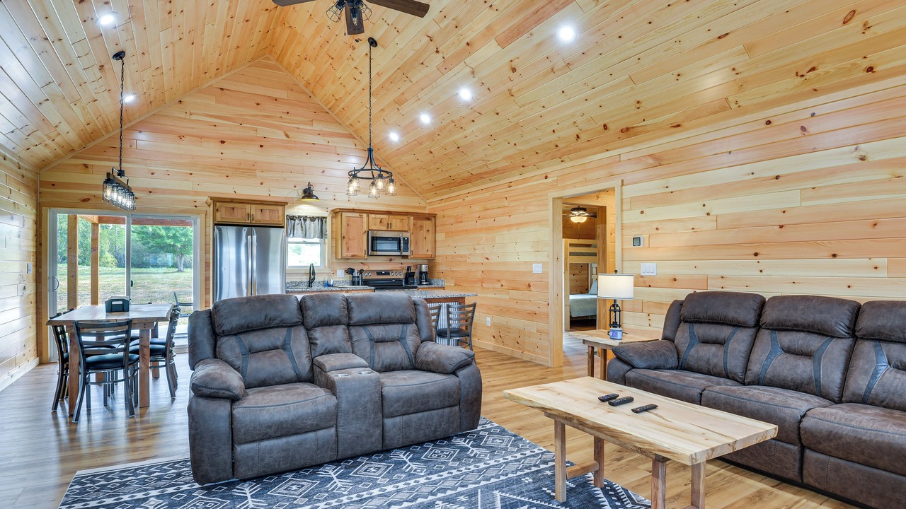 Photo of Livingroom in Frontenac