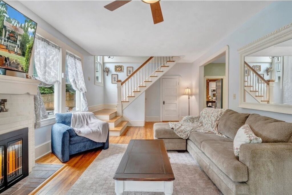 Photo of Livingroom in Salem