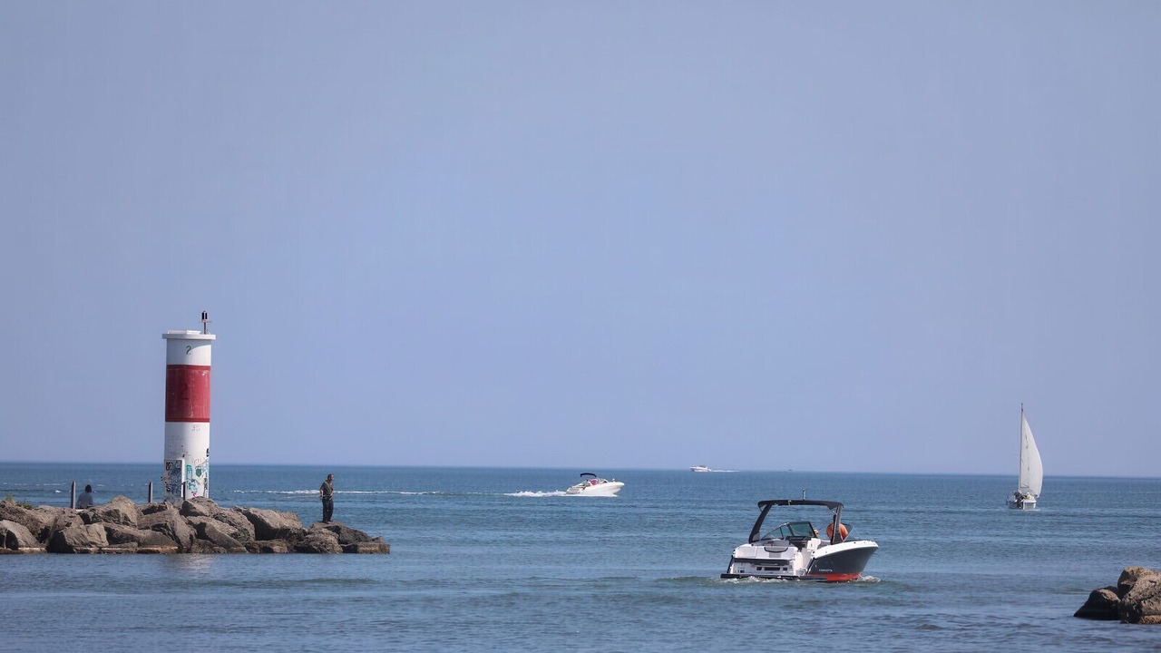 Photo of Others in Sea Breeze