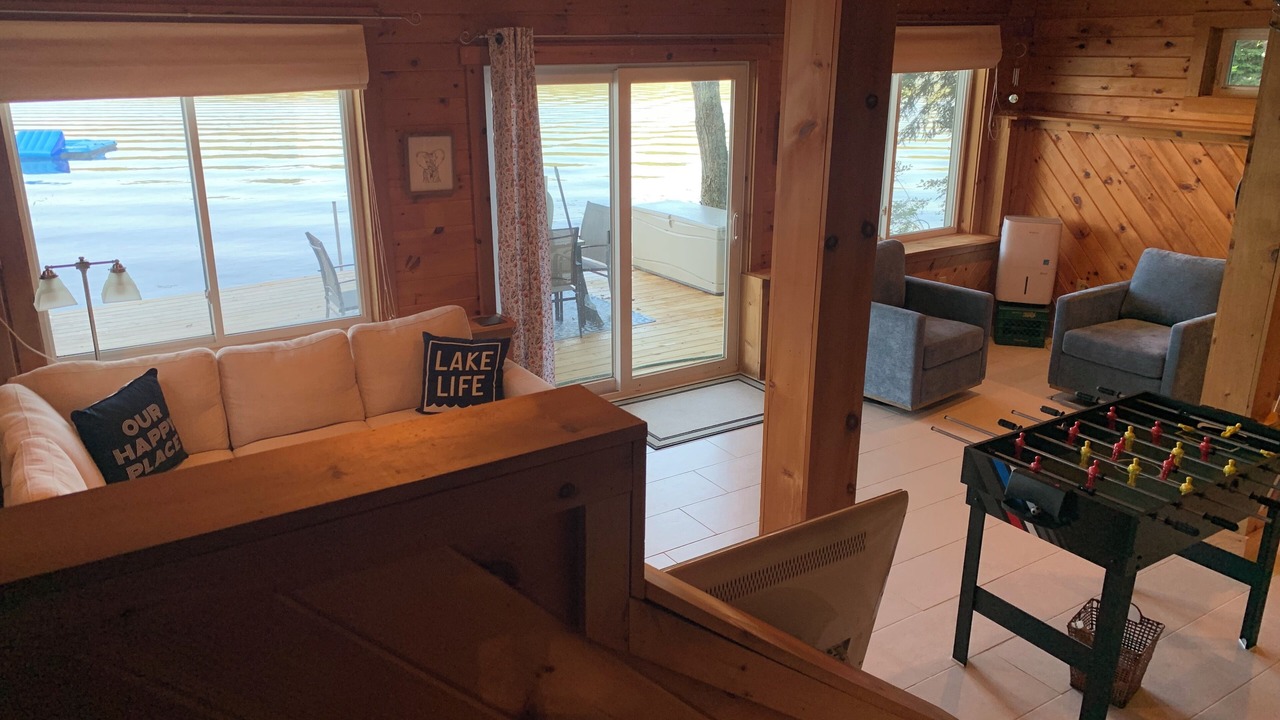 Photo of Livingroom in Sunapee