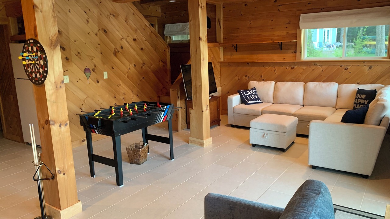 Photo of Livingroom in Sunapee