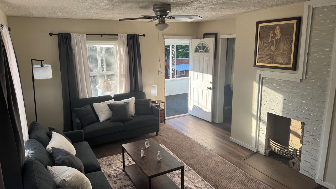 Photo of Livingroom in Clarksburg