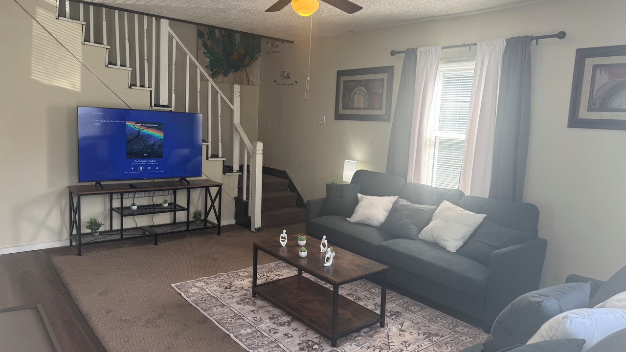 Photo of Livingroom in Clarksburg