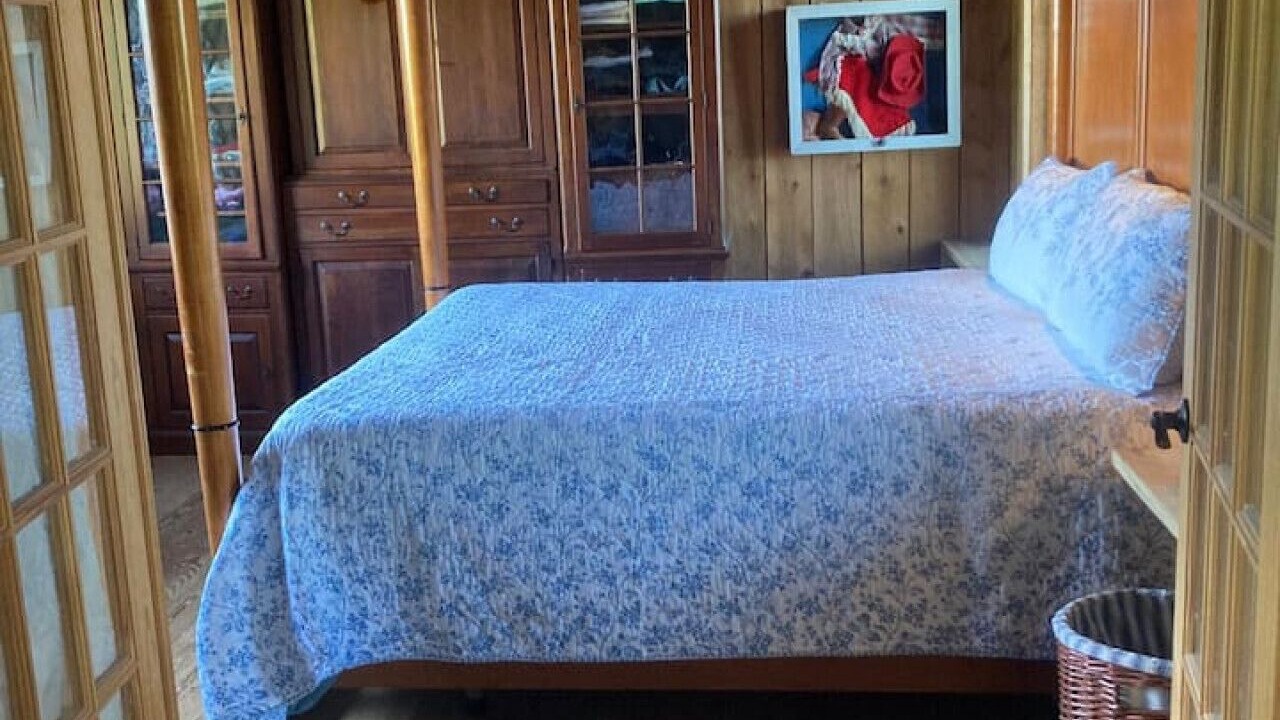 Photo of Bedroom in Mouth of Wilson
