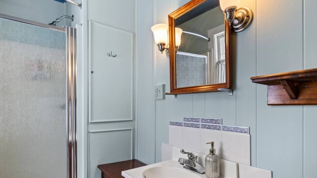 Photo of Bathroom in Bread Loaf