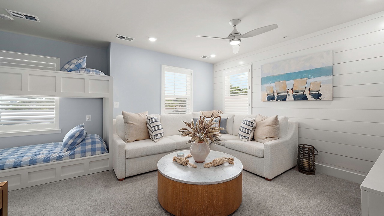 Photo of Livingroom in Caine Woods