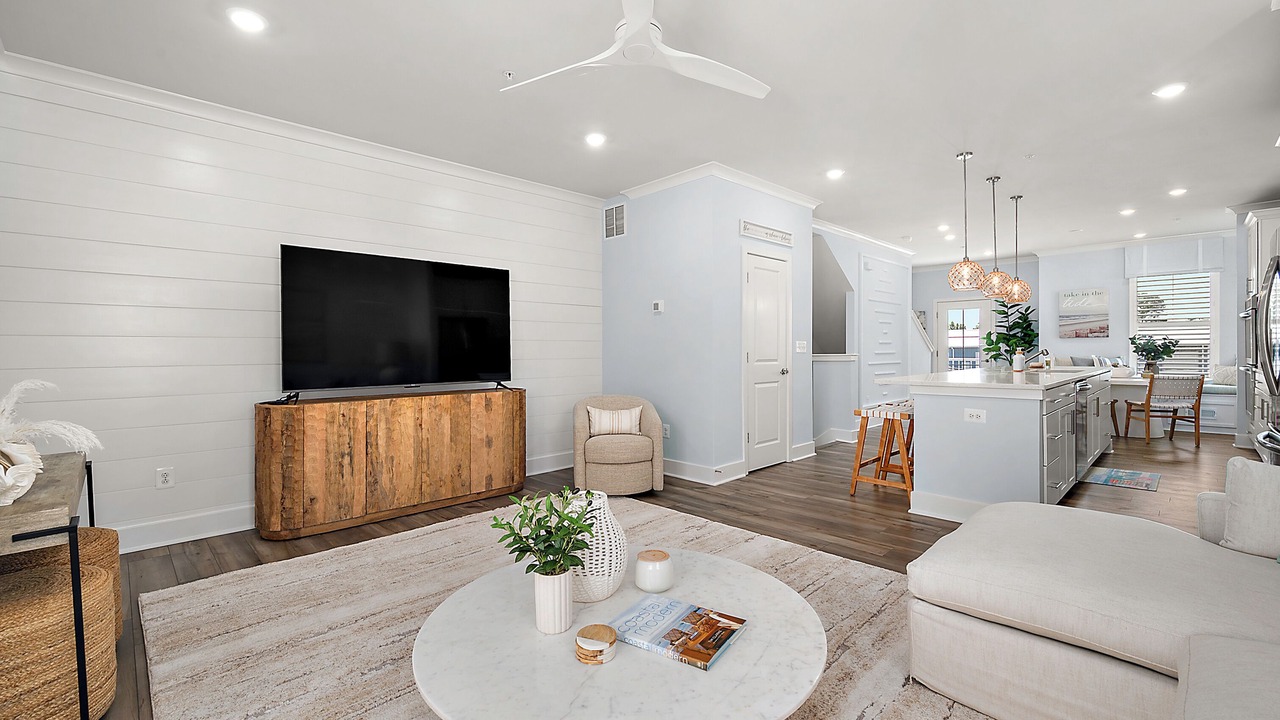 Photo of Livingroom in Caine Woods