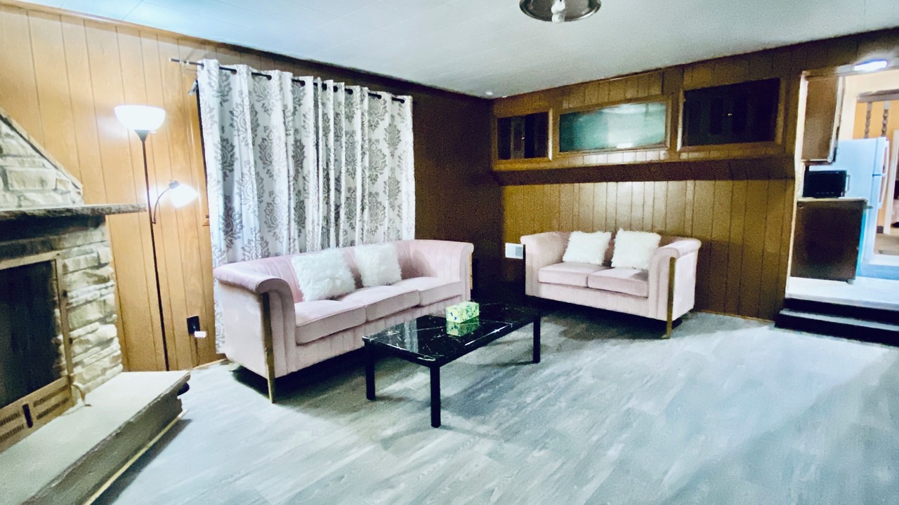 Photo of Livingroom in Niagara Falls
