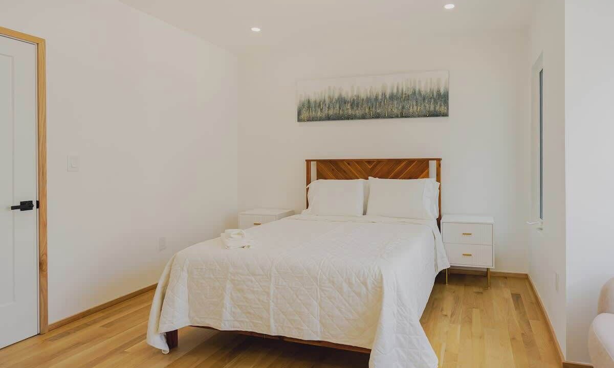 Photo of Bedroom in Central-Maverick Square - Paris Street