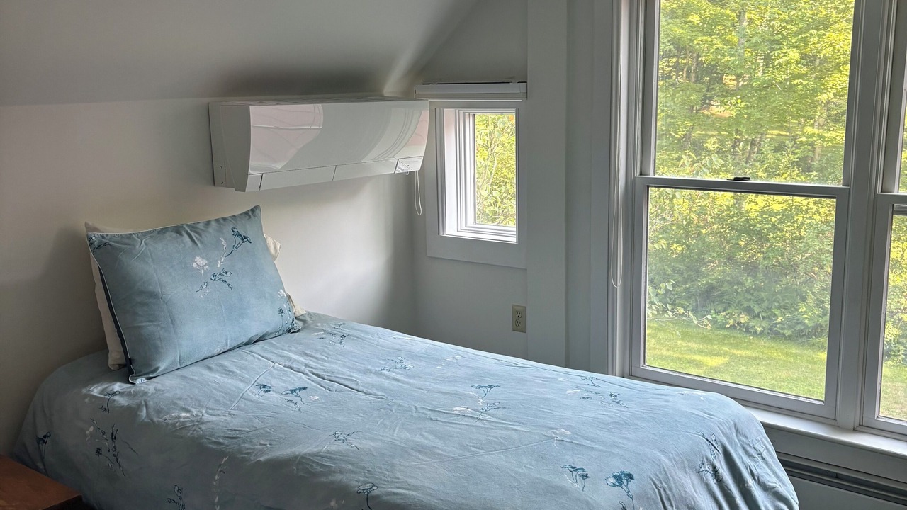 Photo of Bedroom in Rowe