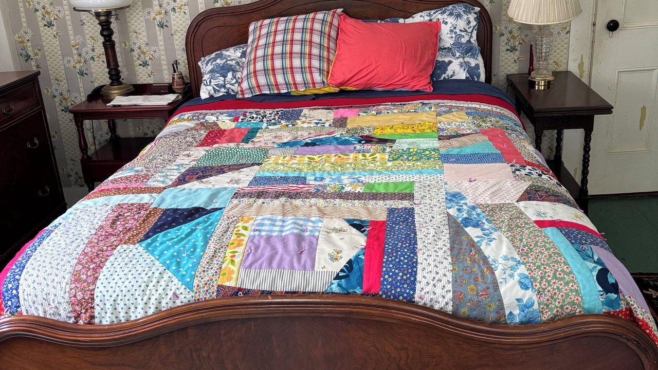 Photo of Bedroom in Rowe