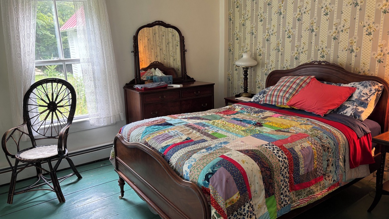 Photo of Bedroom in Rowe
