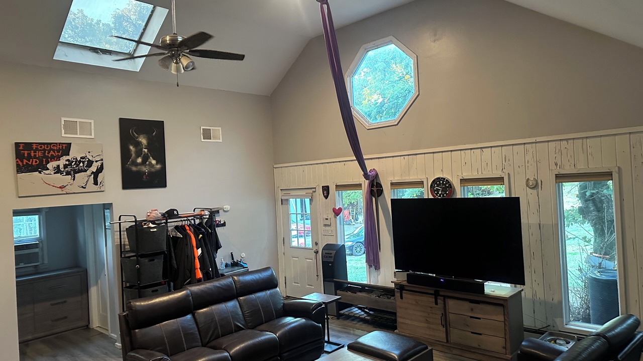 Photo of Livingroom in West Hills