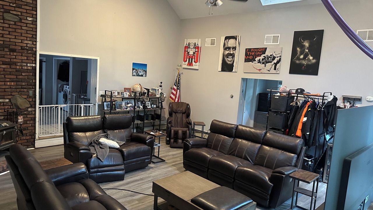 Photo of Livingroom in West Hills