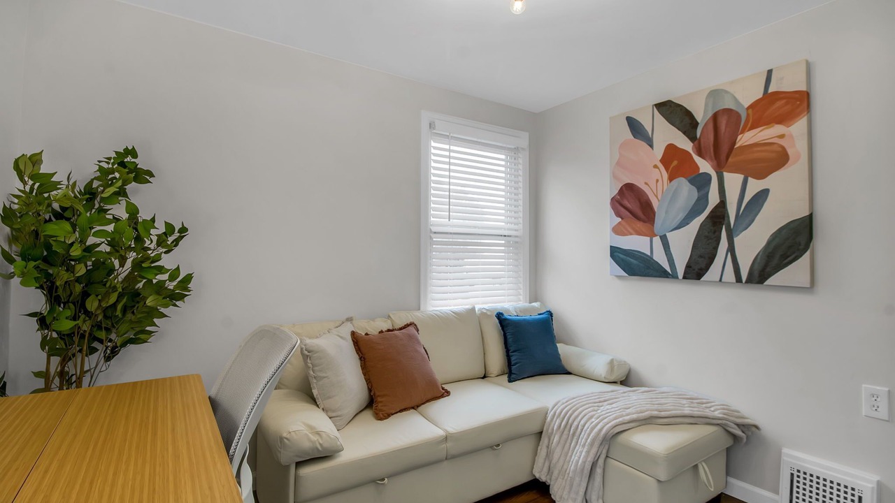 Photo of Livingroom in Cheektowaga