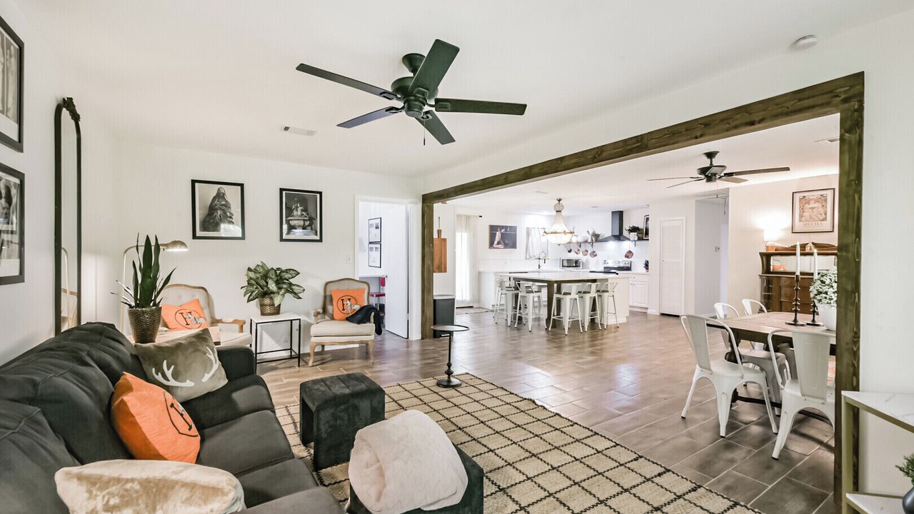 Photo of Livingroom in Alvin