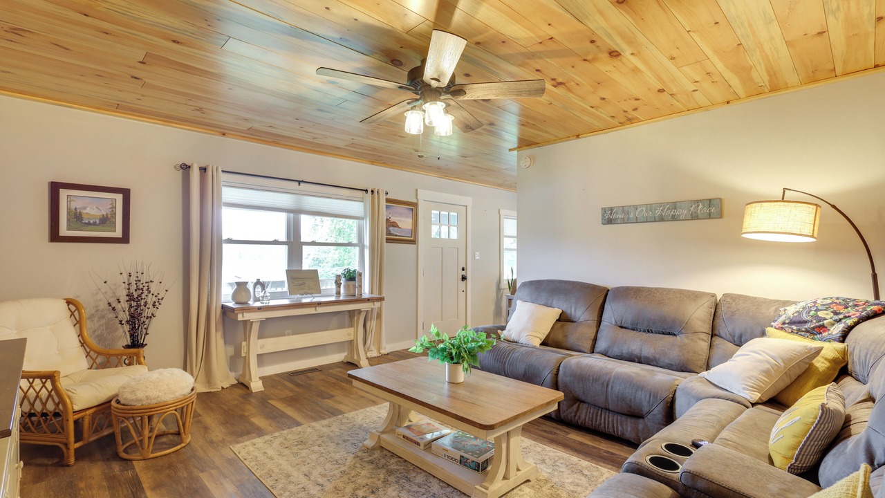 Photo of Livingroom in Fort Ann