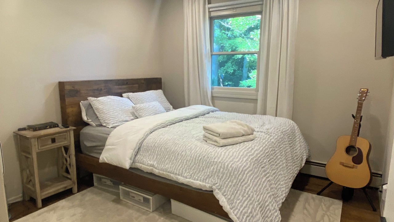 Photo of Bedroom in Fort Salonga