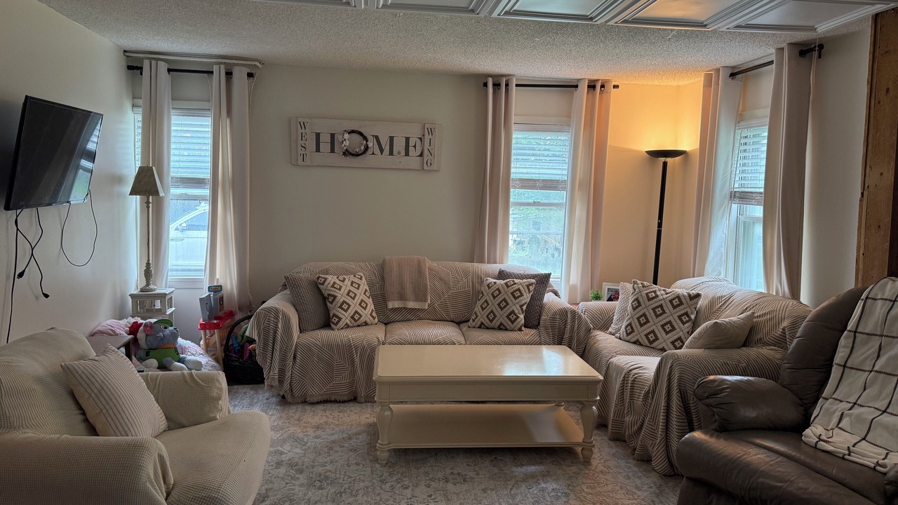Photo of Livingroom in Tannersville