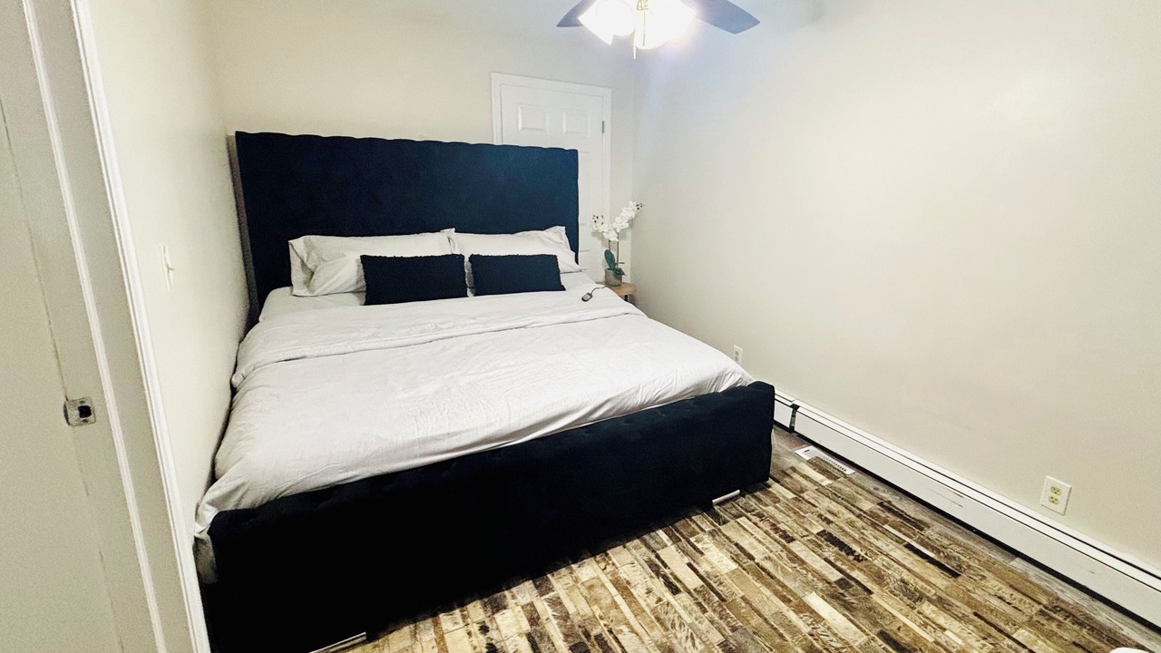 Photo of Bedroom in Bay Shore