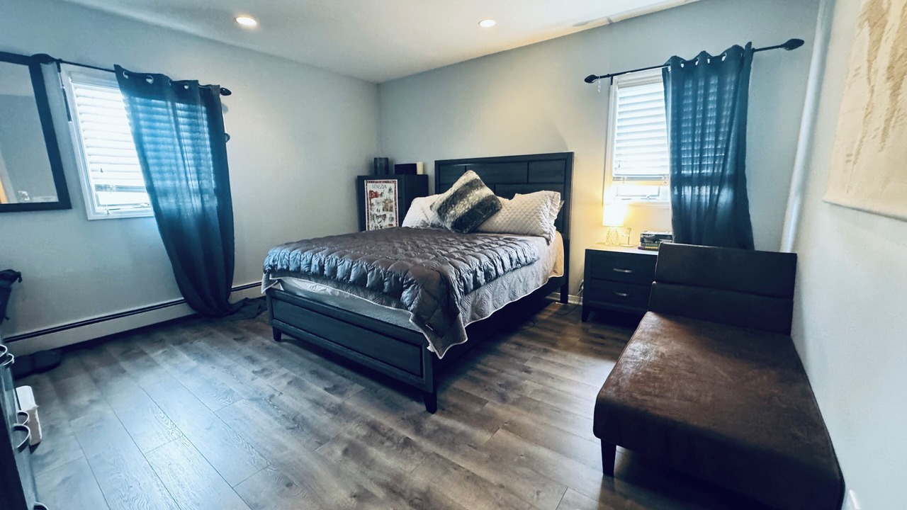 Photo of Bedroom in Massapequa