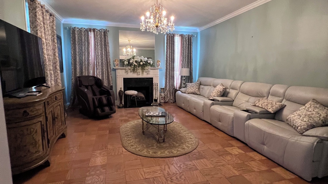 Photo of Livingroom in Ashland