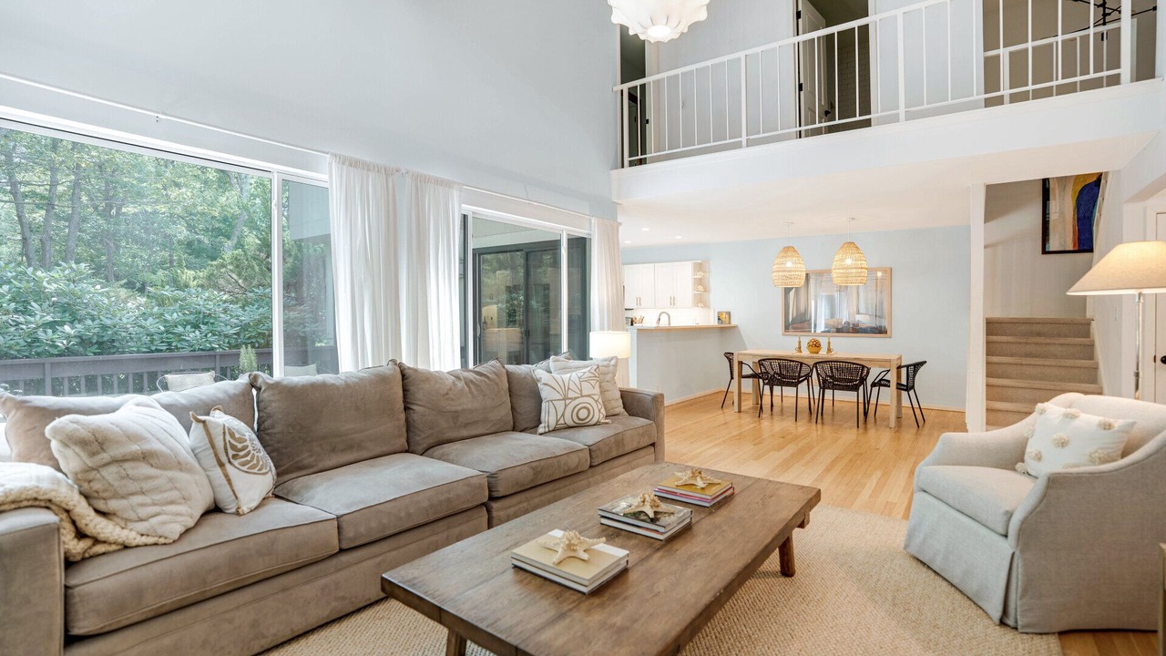 Photo of Livingroom in East Hampton
