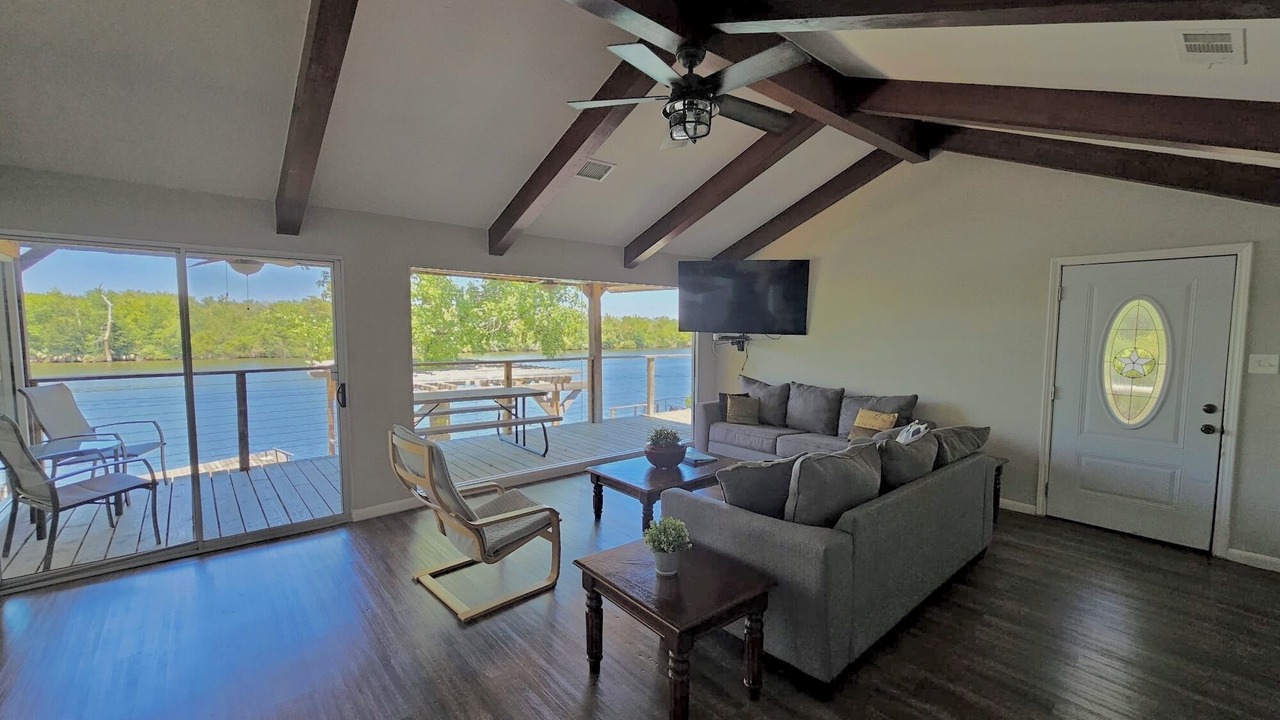 Photo of Livingroom in Barrett