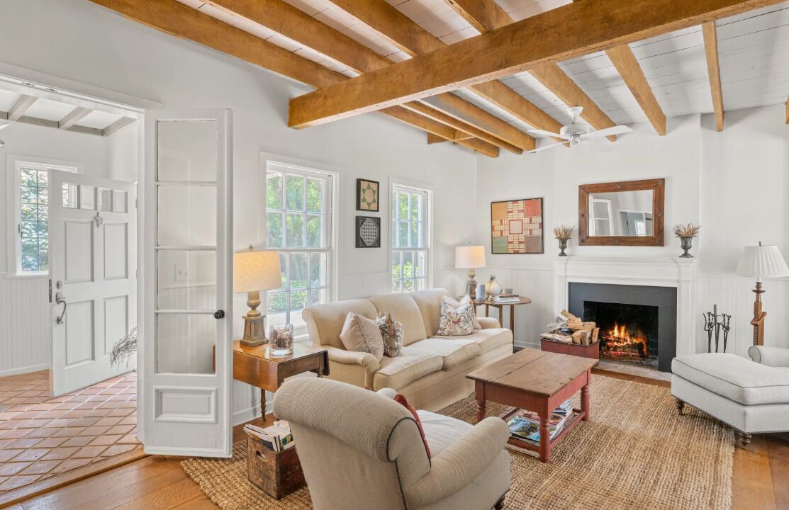 Photo of Livingroom in Village of Southampton