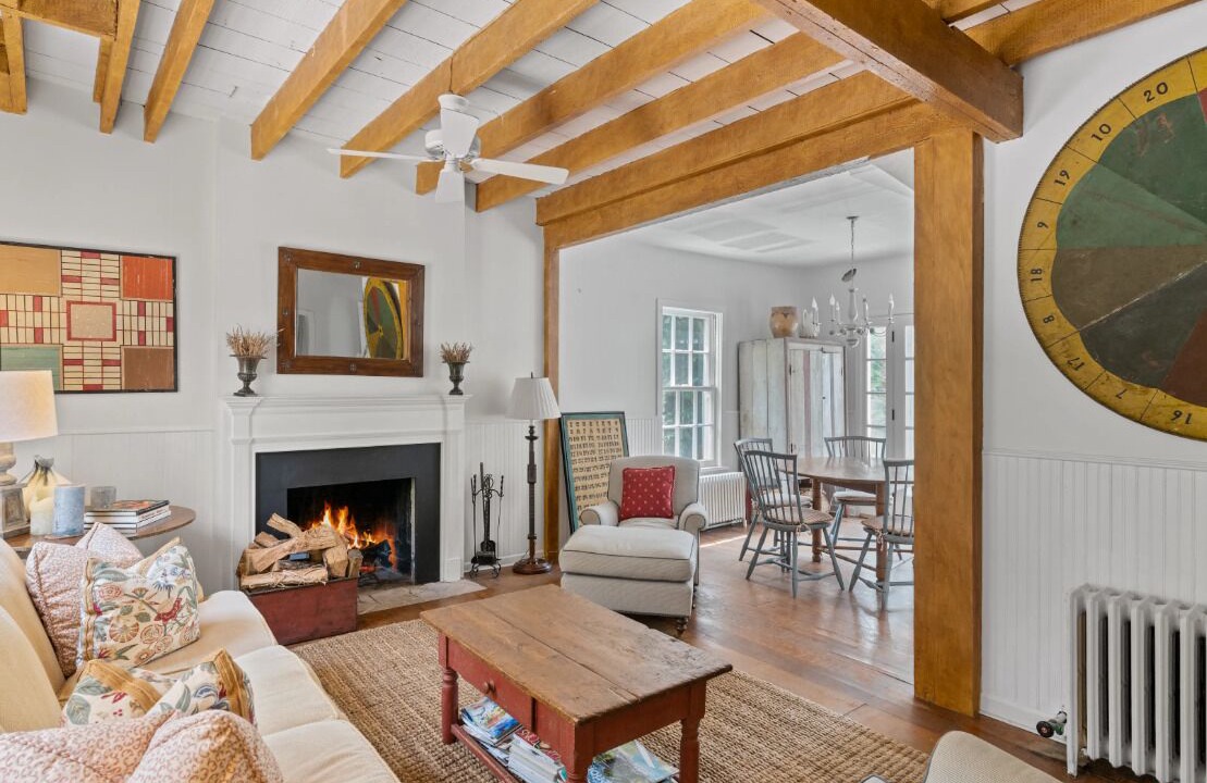 Photo of Livingroom in Village of Southampton