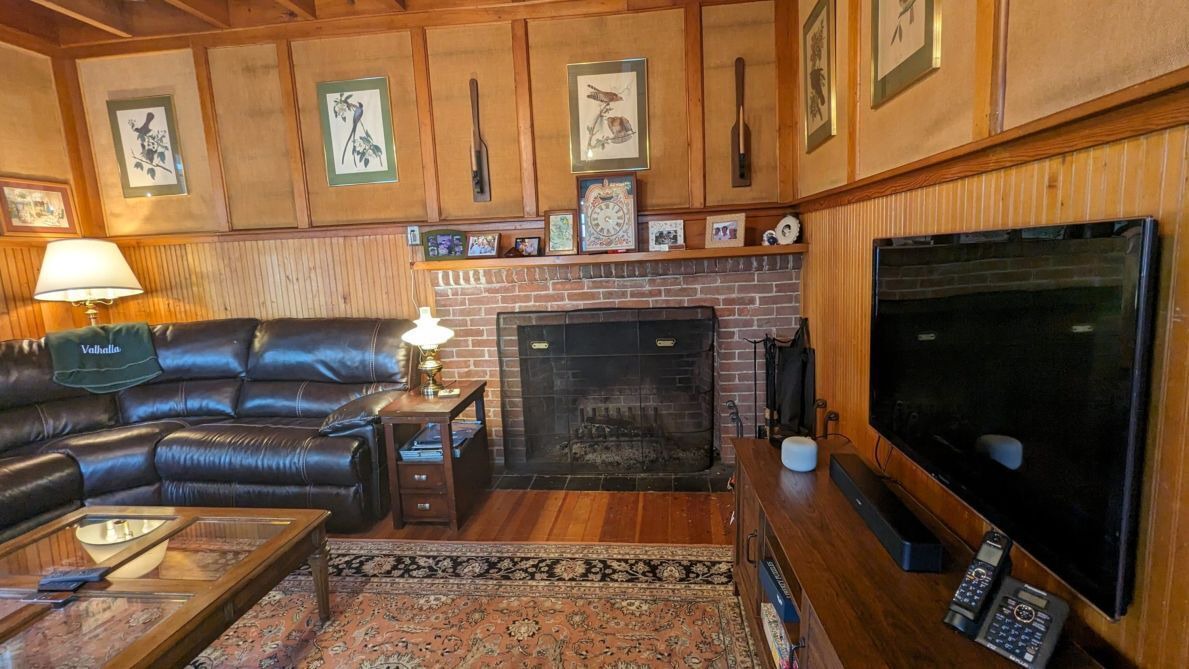 Photo of Livingroom in Sunapee