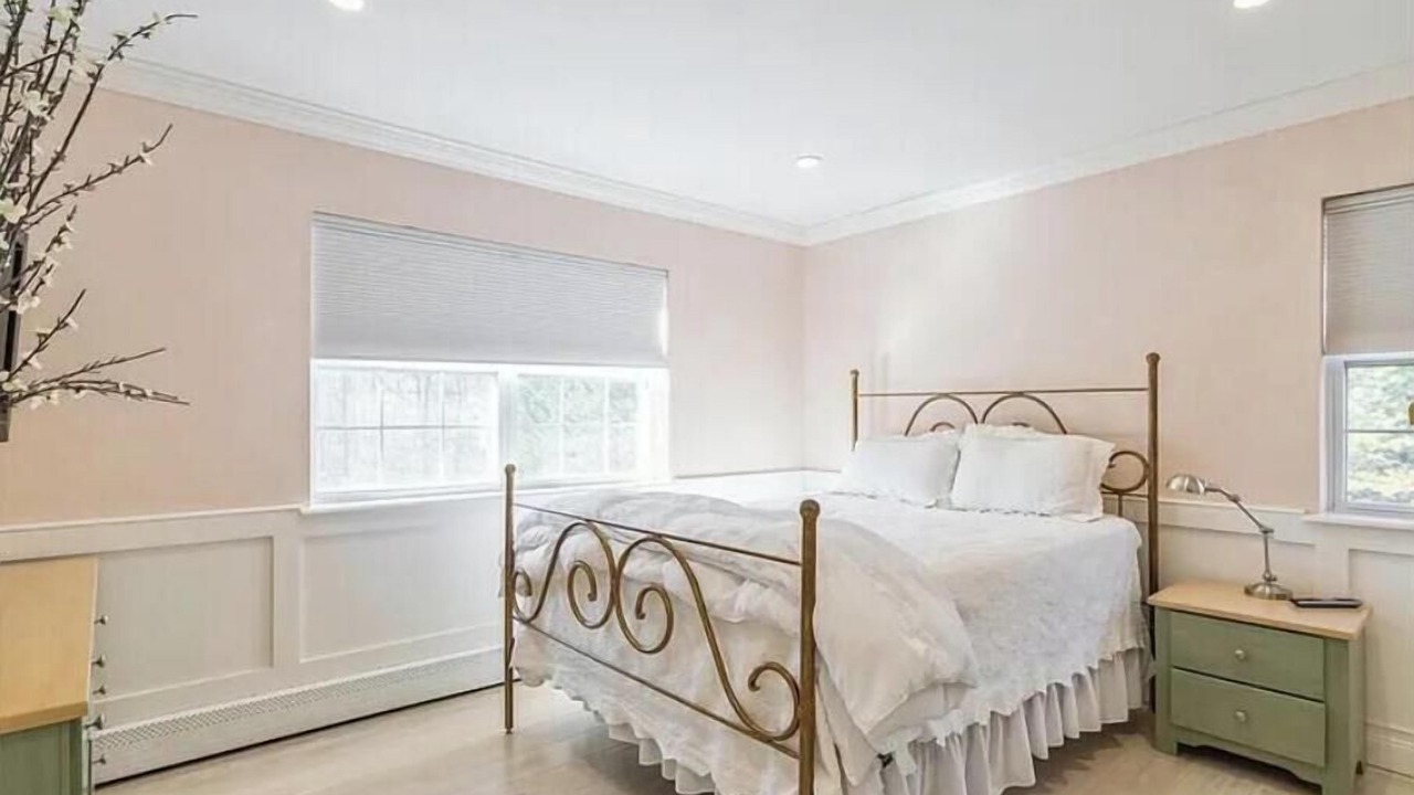 Photo of Bedroom in Wainscott Woods