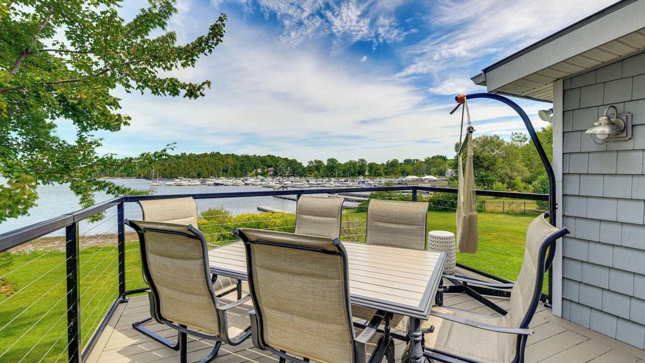 Photo of Outdoor in Malletts Bay