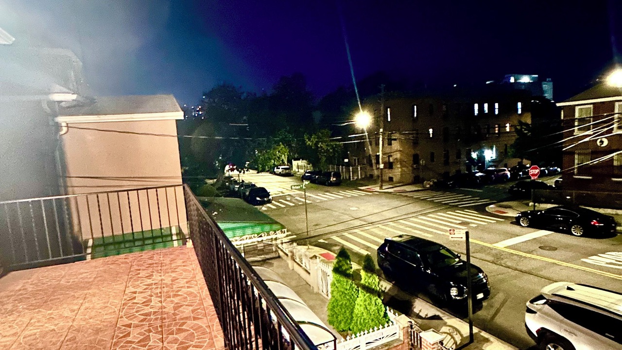 Photo of Patio Balcony in Williamsbridge
