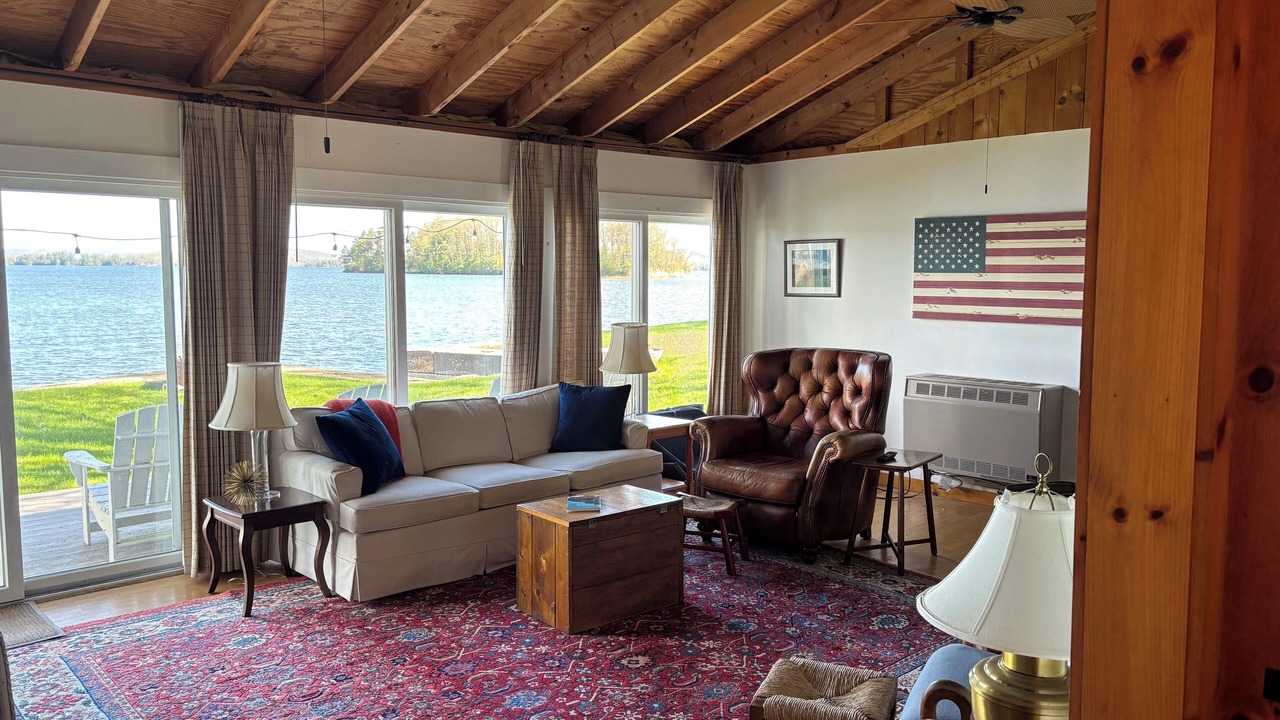 Photo of Livingroom in Newport