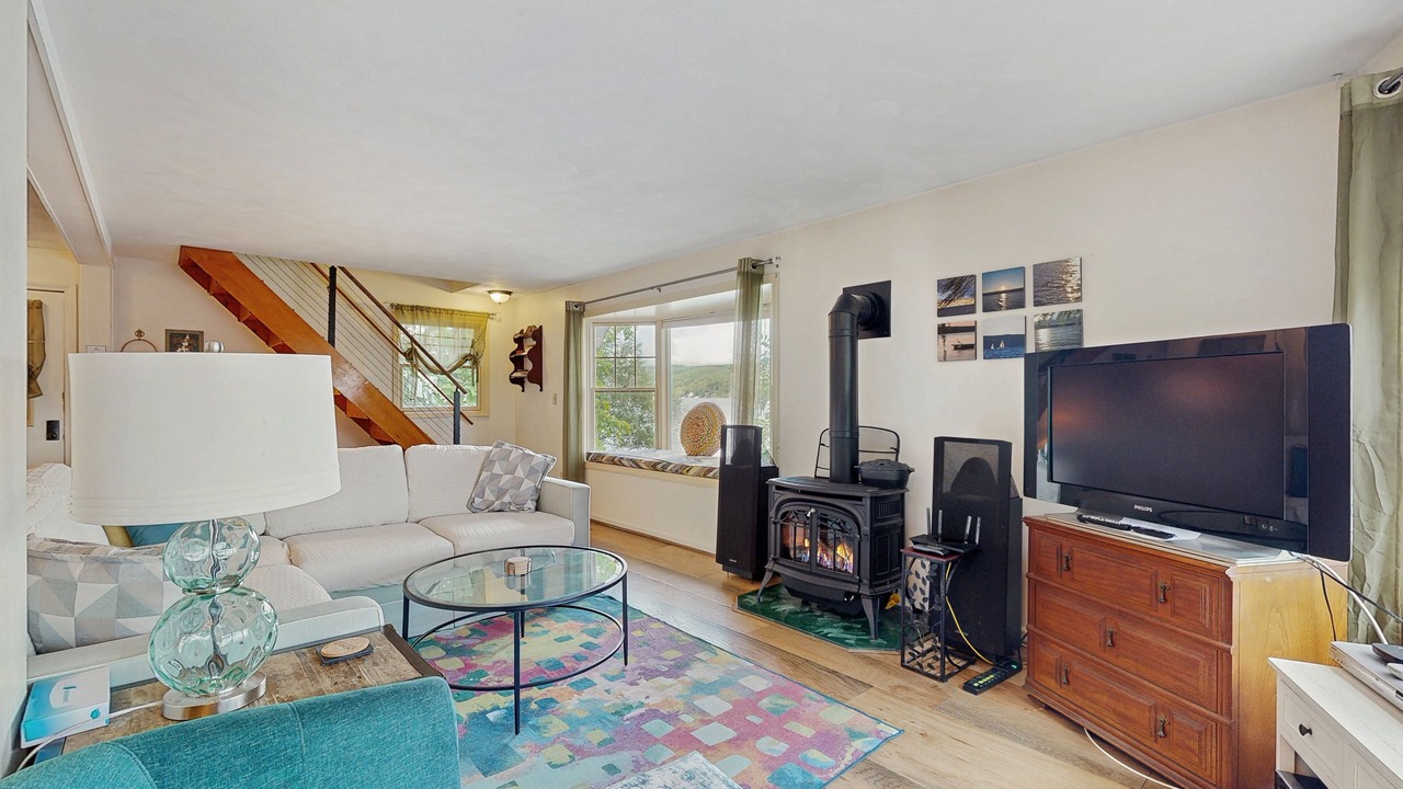 Photo of Livingroom in Keuka Park