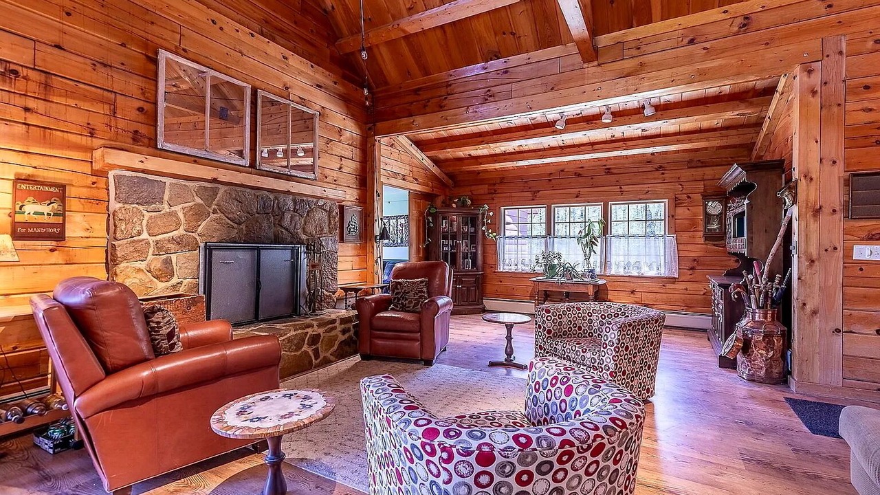 Photo of Livingroom in Weston