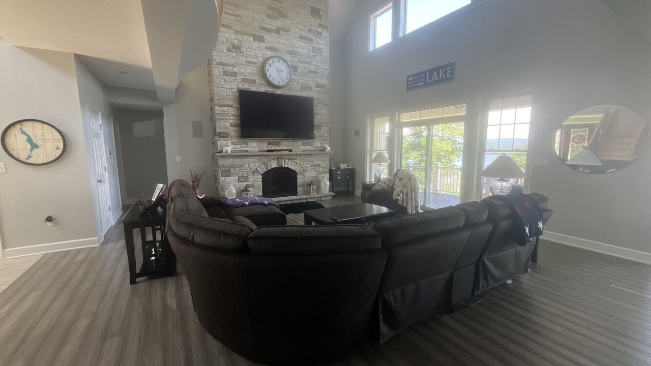 Photo of Livingroom in Laconia