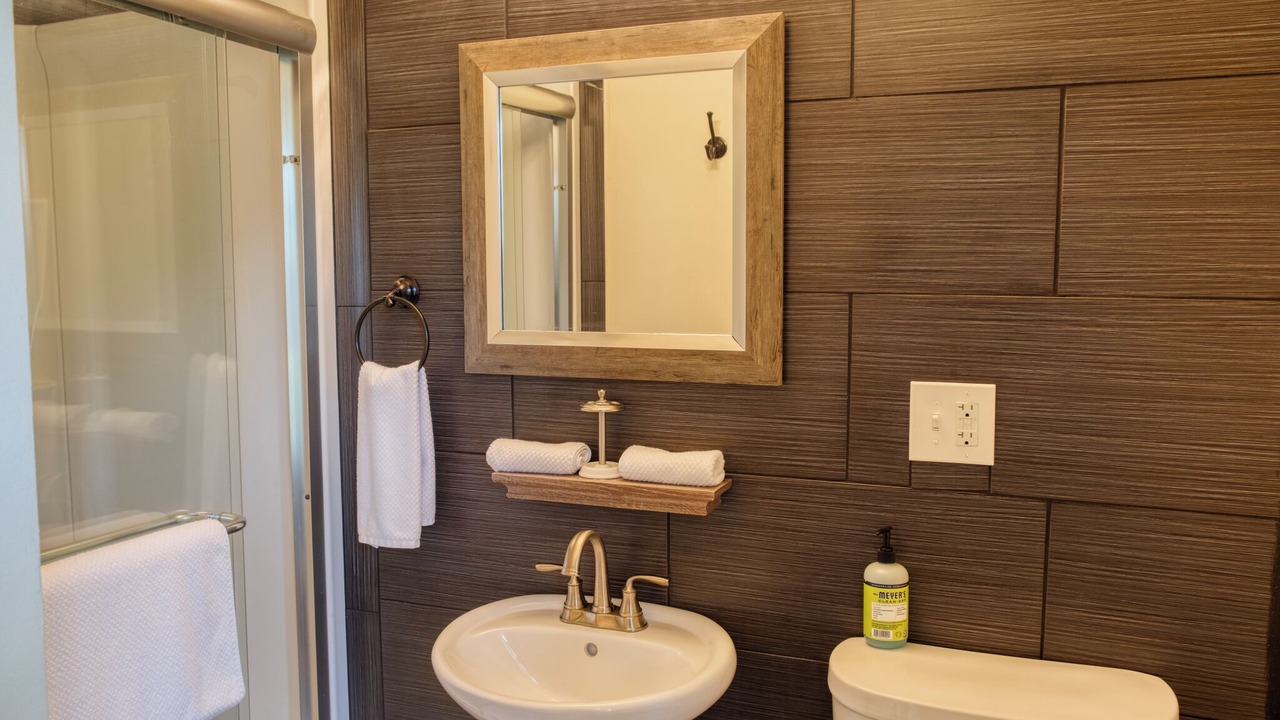 Photo of Bathroom in Niagara Falls