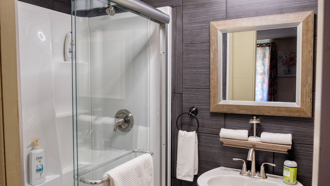 Photo of Bathroom in Niagara Falls