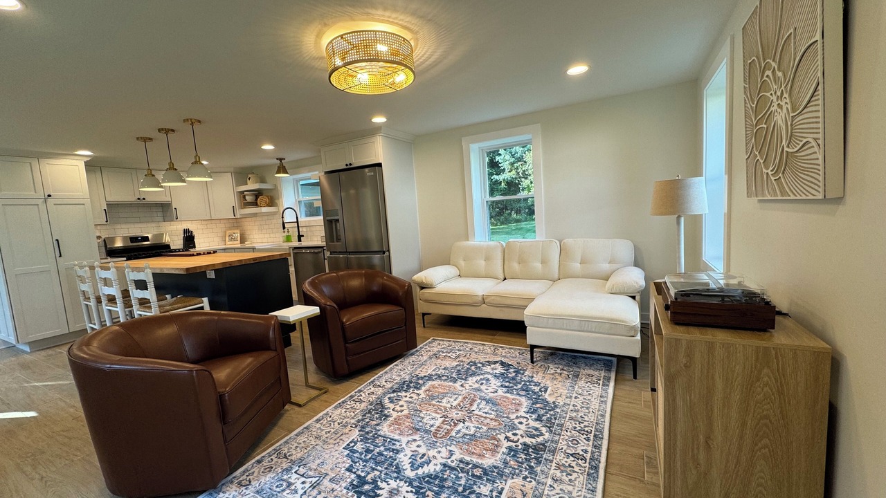 Photo of Livingroom in Castleton-on-Hudson
