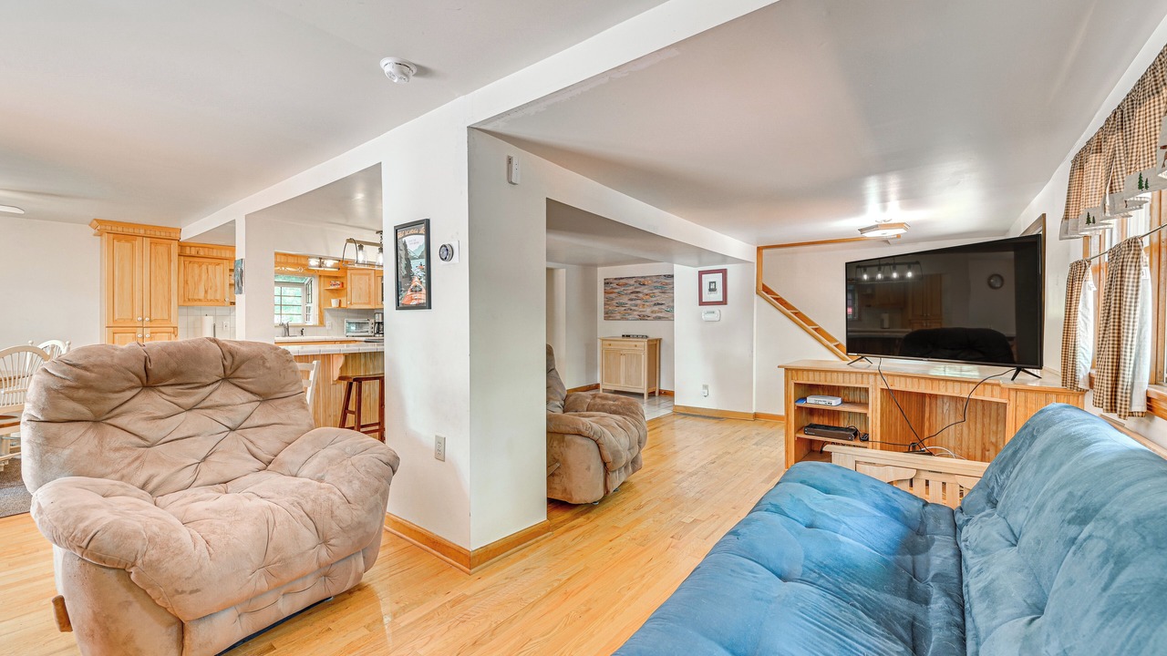 Photo of Livingroom in Edinburg