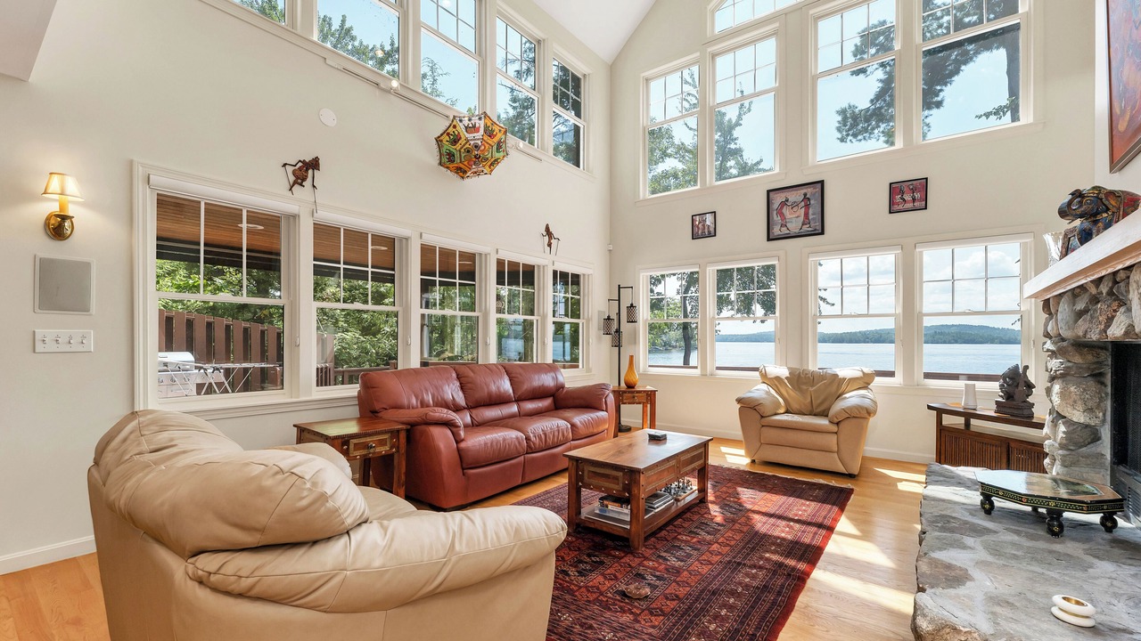 Photo of Livingroom in Moultonborough