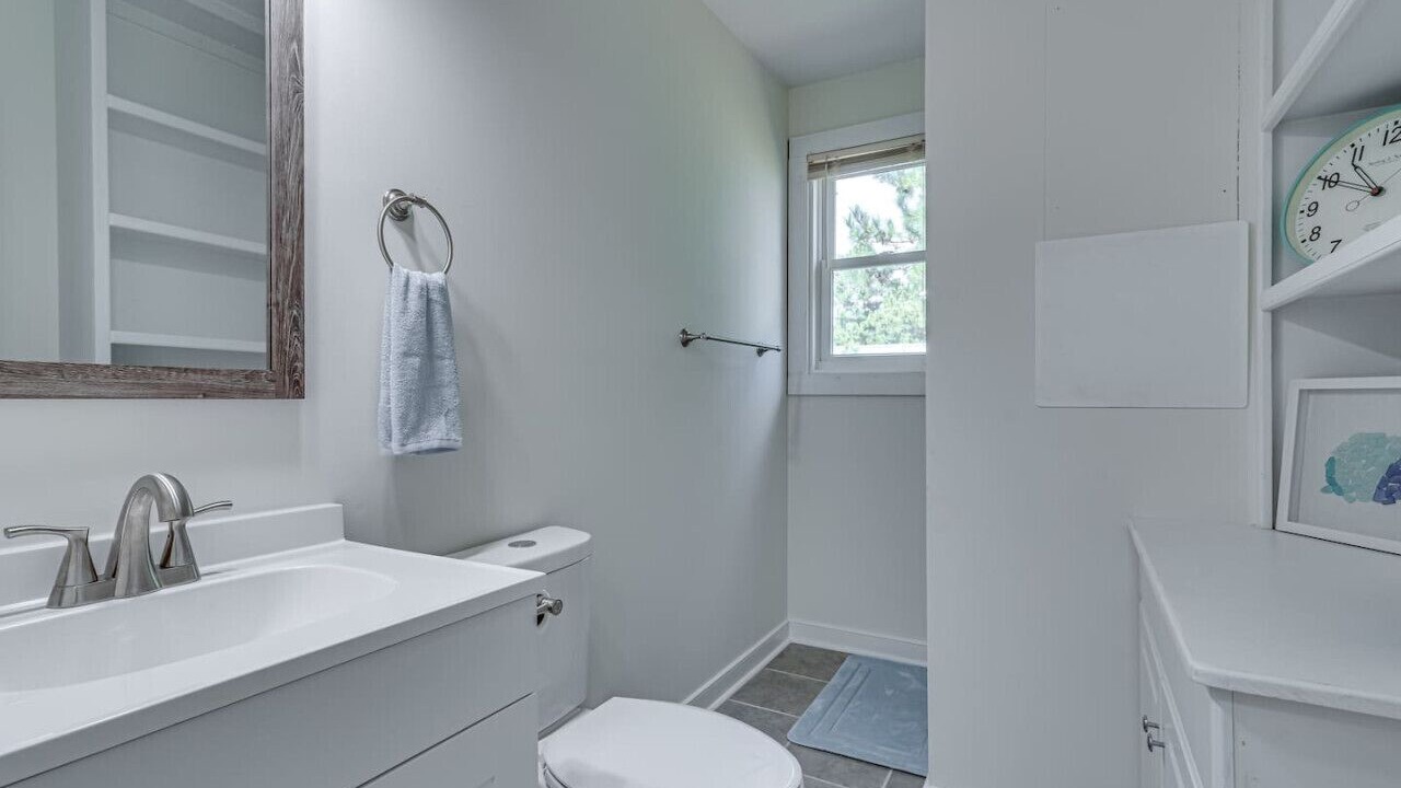 Photo of Bathroom in Coles Point