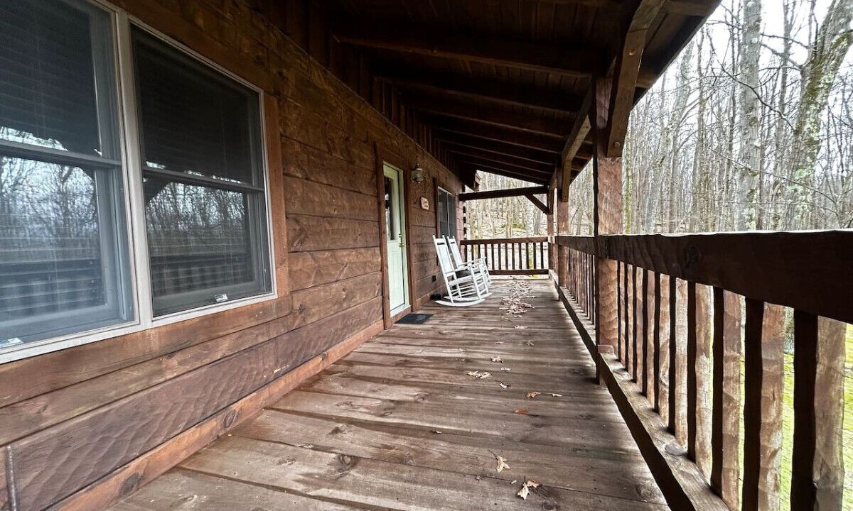 Photo of Patio Balcony in Alpine Lake